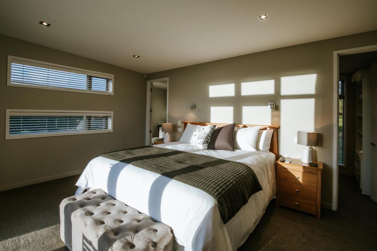 Mt Gold Retreat - Sleeps 8 - Spa Pool - Tennis Court Wanaka Exterior photo
